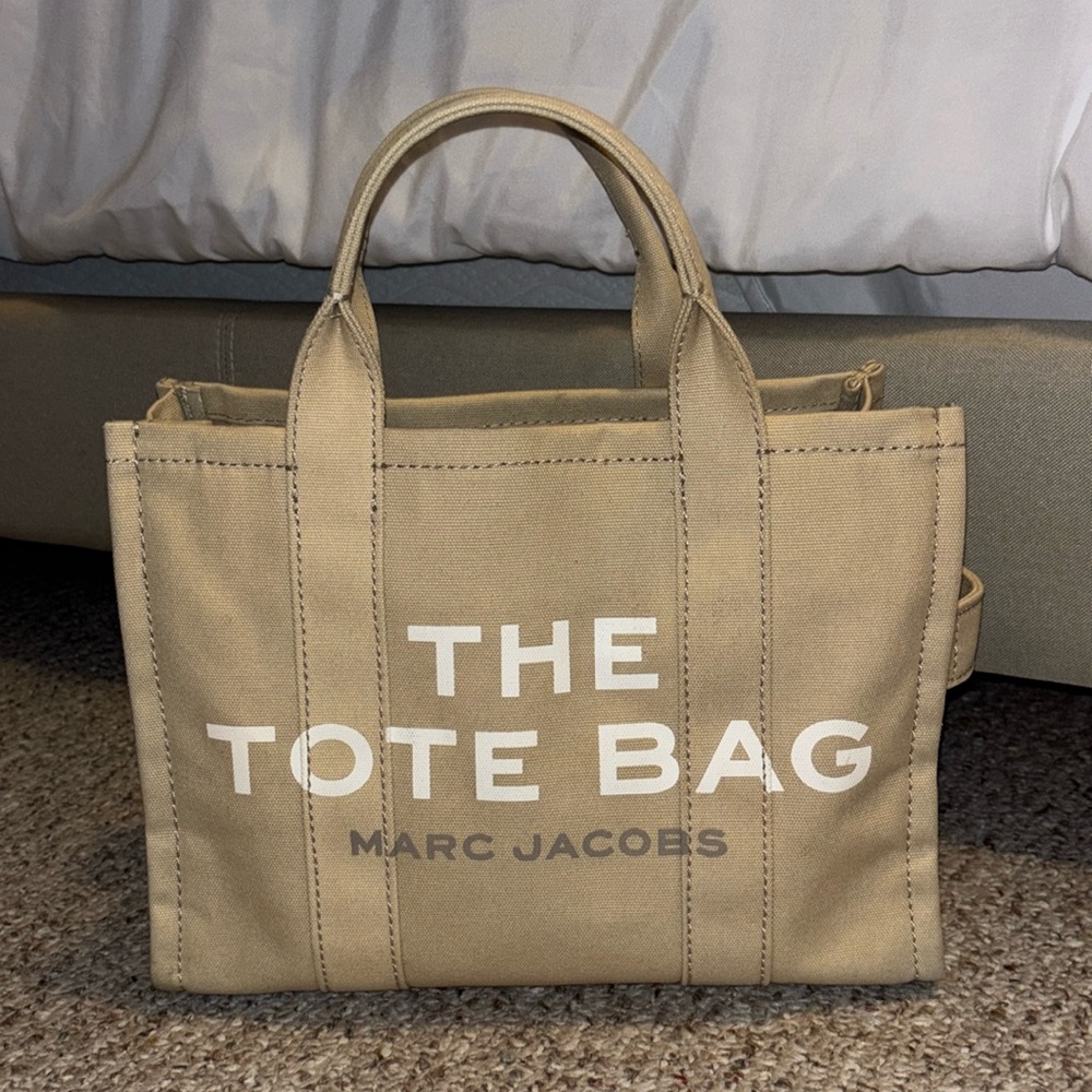Marc Jacobs The Tote Bag Small Cream